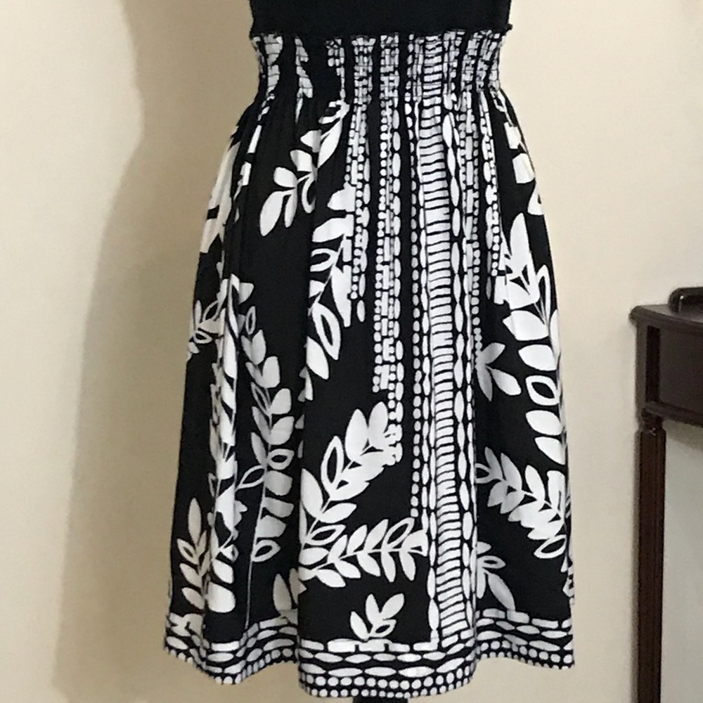 💄Cute and Comfy Midi Dress💄 - Picture 3 of 4